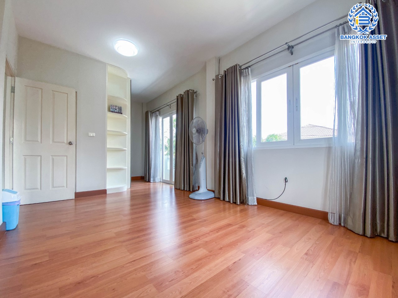 บ้านเดี่ยวมือสอง นนทบุรี คุณภาพแบรนด์ Q.House ม.คาซ่าวิลล์ ราชพฤกษ์-แจ้งวัฒนะ เนื้อที่ 50.6 ตร.ว. ฟังก์ชัน 3 ห้องนอน 2 ห้องน้ำ จอดรถได้ 2 คัน บ้านสวย พร้อมอยู่ ทำเลศักยภาพ ติดถนนราชพฤกษ์ ใกล้ทางด่วนแจ้งวัฒนะ และเซ็นทรัลแจ้งวัฒนะ...